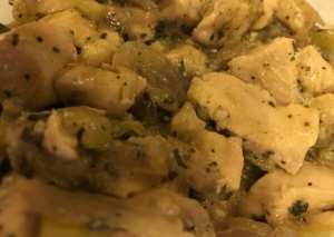 صدور دجاج بالكوسا والبصل