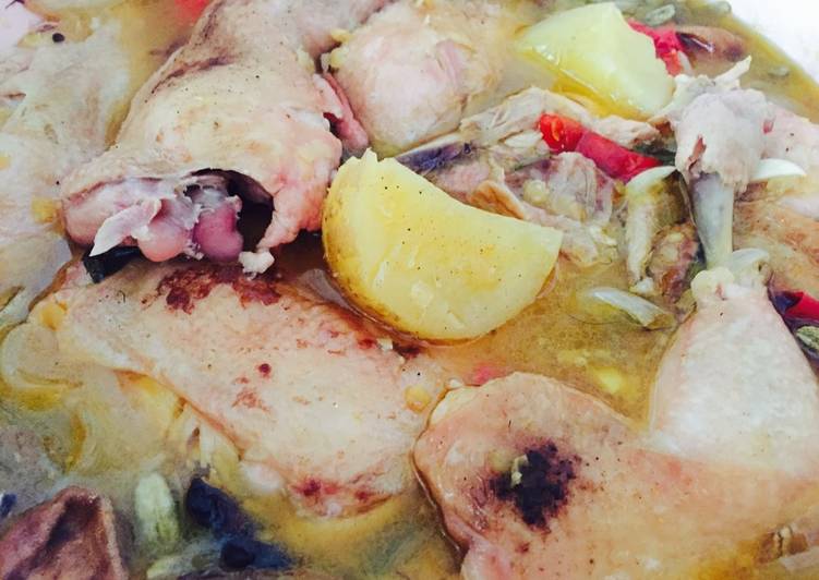 يخنة دجاج بالعدس والبطاطا