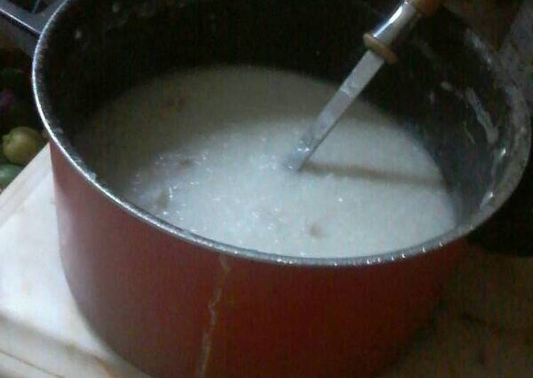 شوربة رز مع الدجاج المسلوق