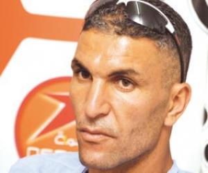 زاوي :  الكل يتحمل مسؤولية التراجع الرهيب لأولمبي الشلف                                      دعا الأنصار للوقوف إلى جانب الفريق... أتمنى تسوية مستحقاتنا المادية قريبا