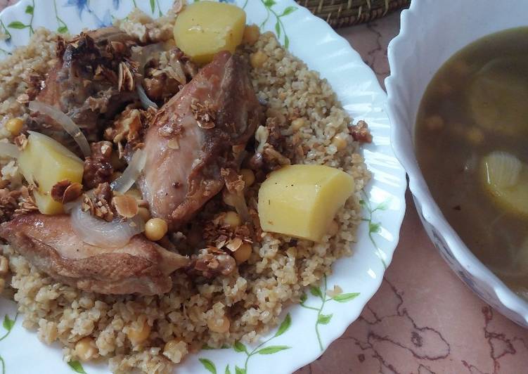 برغل بحمص مع الدجاج