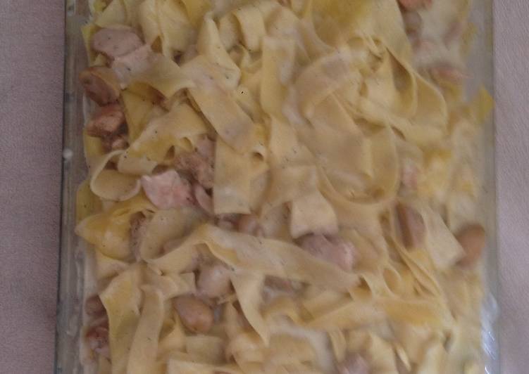 فتوتشيني بصدر الدجاج وافطر والبشاميل بشهي 👌🏻😋