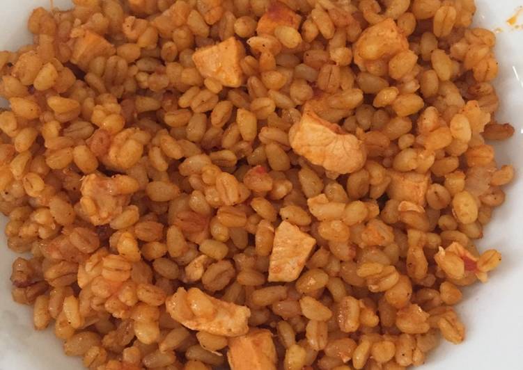 برغل على دجاج