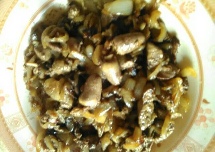 كبدة دجاج وقلوب طازجه