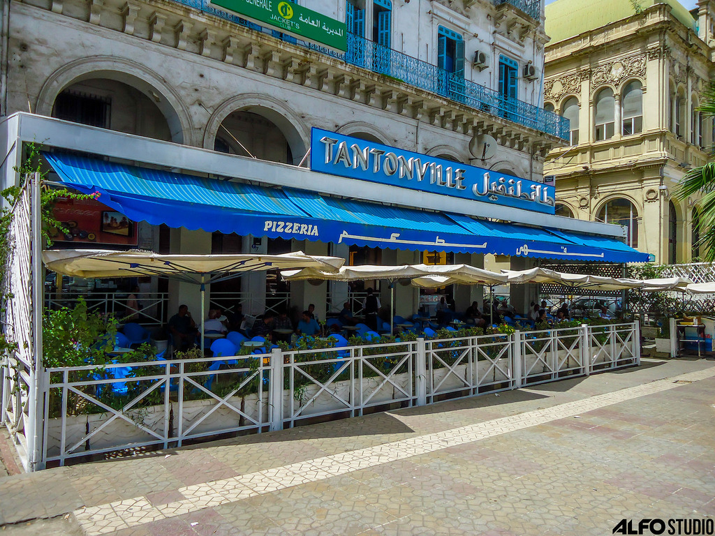 La mémoire au fond d'un verre  VIREES DANS LES CELÈBRES CAFES D'ALGER