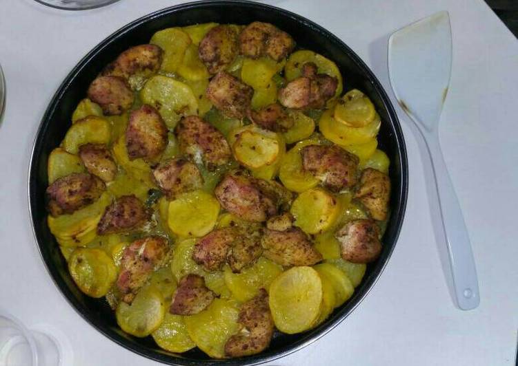 صينية البطاطا بسفن الدجاج