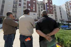 الوالي علي بن يعيش يكشف في ندوة صحفية: توزيع أزيد من 20 ألف مسكن قبل نهاية 2018 بتلمسان