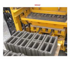 Machine de Parpaing Brique Pavé Bordure Semi-Automatique