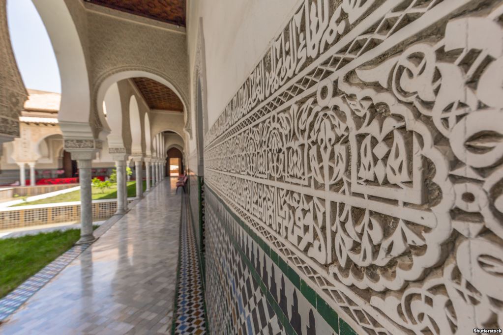 زوار تلمسان يبحثون عن رحلة هادئة عبر الزمن