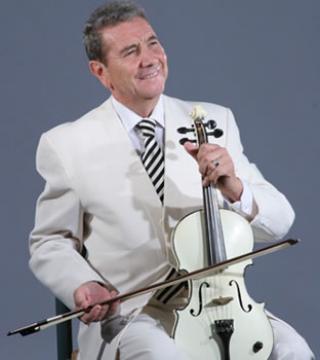 L'ange blanc a déployé son chant dans les mémoires                                    HOMMAGE À HAMDI BENANI AU TNA