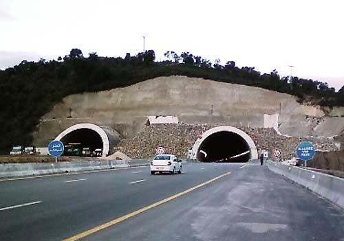 Les tunnels de Bouzegza rouverts à la circulation le 10 mai prochain