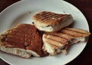 شطيرة الدجاج والجبن المحمصة