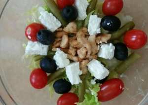 سلطه الدجاج المشوي وجبن الفيتا