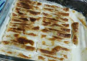 قطع الدجاج بعجينه السمبوسه