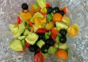 سلطه الدجاج المشوي مع الفواكه