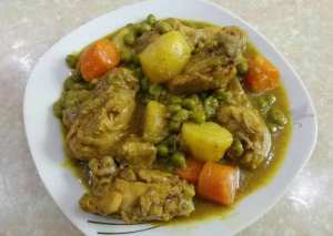 دجاج بالكاري وحليب جوز الهند