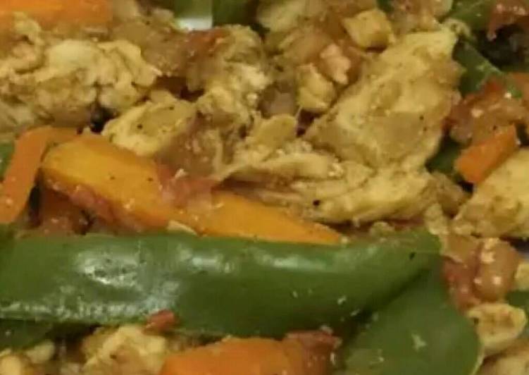 فاهيتا الدجاج مع الفليفله والبصل