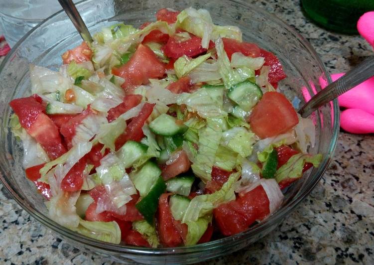 سلطة دجاج بالخل والثوم