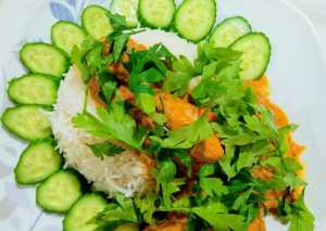 ماسالا الدجاج مع الارز الابيض