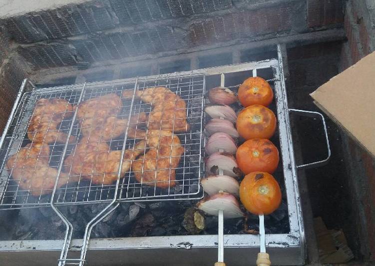 جاج مشوي ع الفحم بيشهي ☺