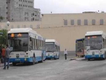 عمال النقل الحضري وشبه الحضري يطالبون بكشف وجهة أموال الخدمات الاجتماعية                                    نظموا احتجاجا أمام مقر محكمة البليدة