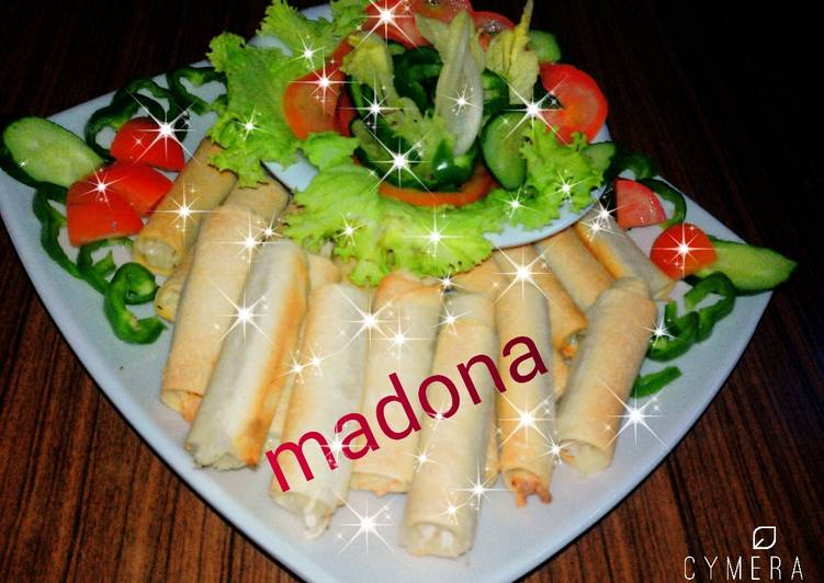 رقائق  الكلاج المحشيه بالدجاج وبالفرن.