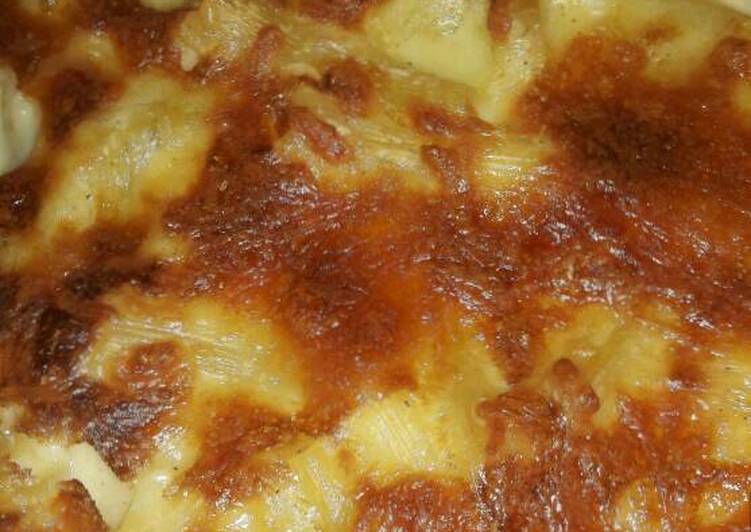 مكرونه بالباشميل بالدجاج المسحب والبطاطس