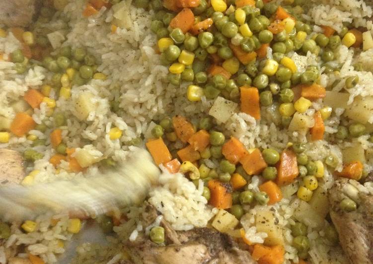 مقلوبة البازيلا والجزر مع الدجاج (اوزي)رووووعه