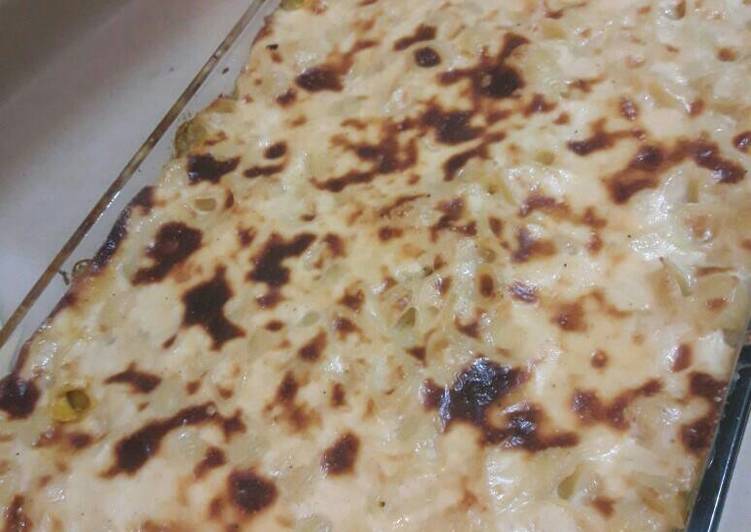 مكرونه بالدجاج والبشميل😋😋