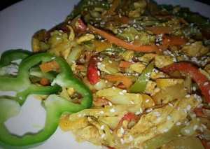 دجاج صيني حار مع الخضروات