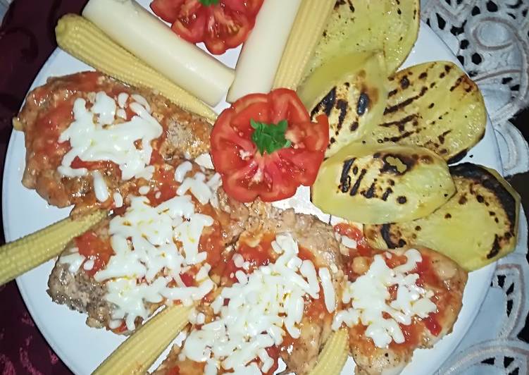 بيكاتا الدجاج بالصلصة الحمراء