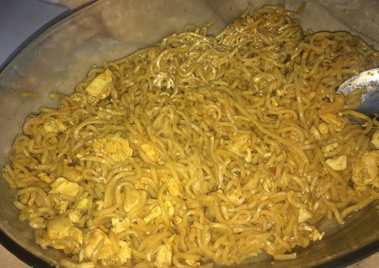 اندومي بالدجاج