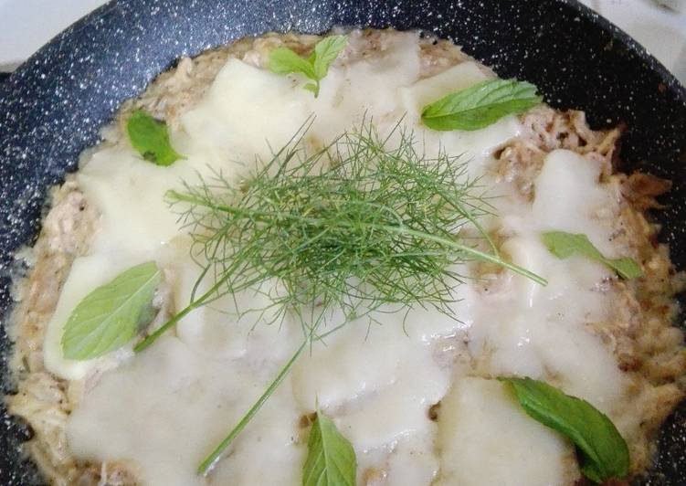 صدور دجاج بالجبن والبشامل