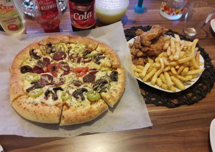 بيتزا وقطع فروج نكت