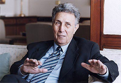 Ahmed Ben Bella, président un peu, prisonnier beaucoup, exilé sans amertume