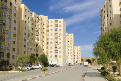 Une gestion douteuse                                    Cité des 1000 logements aadl