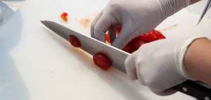 Nouvelles mesures d’hygiène à Tlemcen : Les employés des restaurants sommés de porter des gants