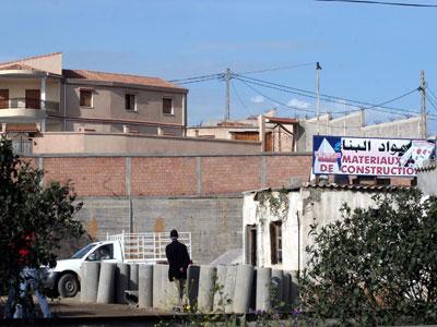 Une pléthore de commerces nuisibles pousse au milieu des habitations                                    Face au laxisme des autorités locales