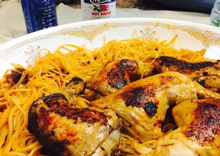 معكرونة بالدجاج المشوى