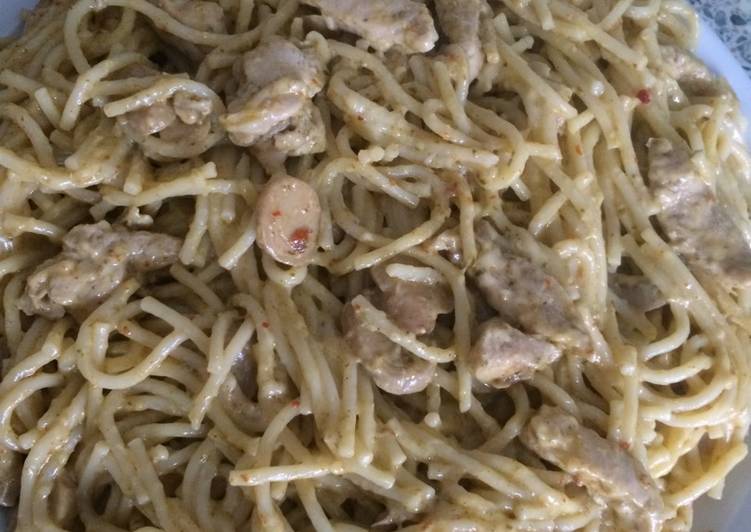 معكرونة البيستو بالدجاج