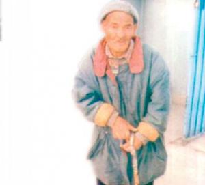 مجاهد من سوق أهراس يعيش على صدقات المحسنين                                    يتخذ من مداخل العمارات مأوى له منذ سنوات