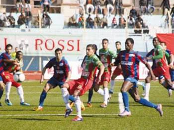 Les Béjaouis à l'heure africaine                                    JSMB