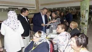 جنوح القمر ، أول رواية لأميرة-جيهان خلف الله