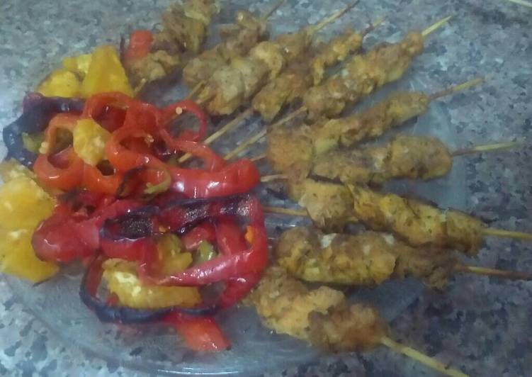 شيش طاووق الدجاج بالبهارات والخل