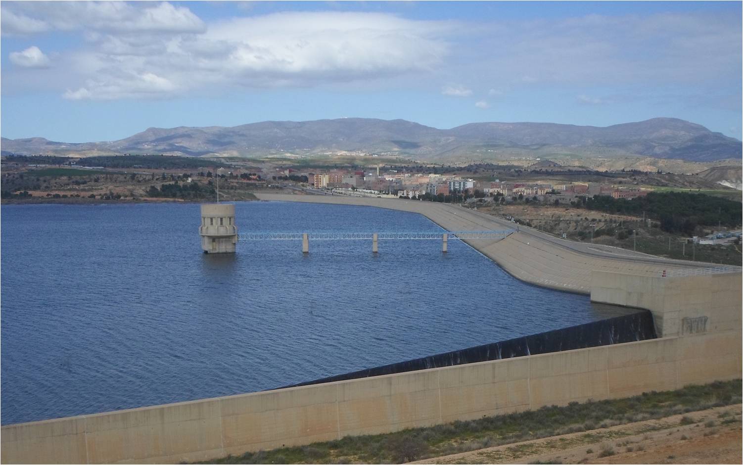 Maghnia (Tlemcen)  -  La nouvelle zone industrielle, une menace pour le barrage