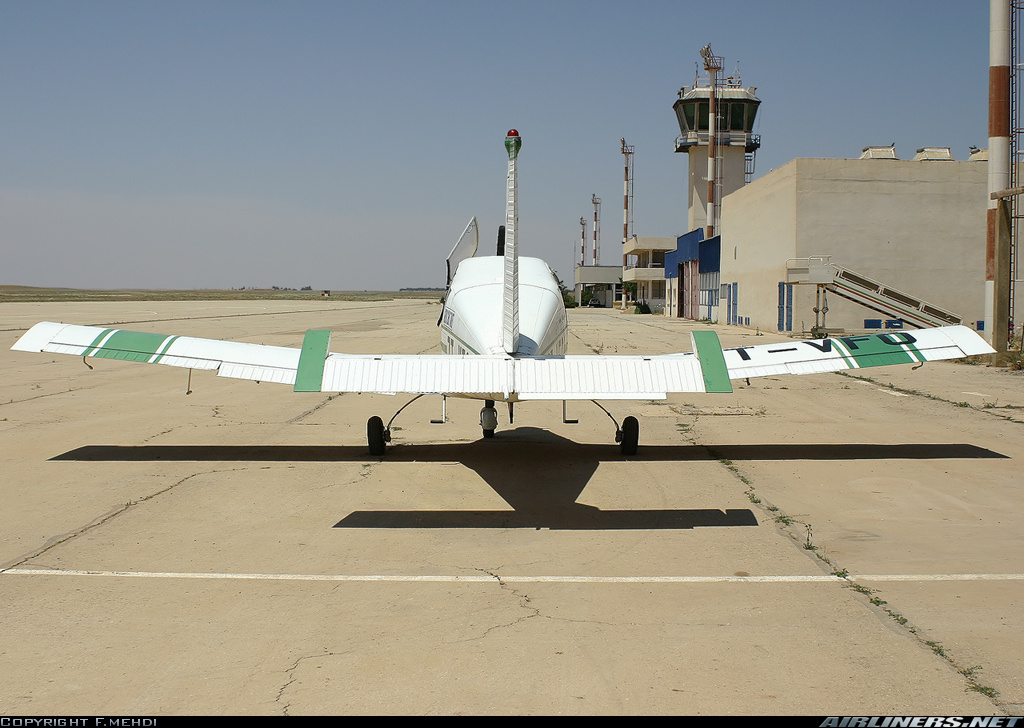 Ain Bouchekif (Tiaret)  -  Les avions de l'aéro-club toujours cloués au sol