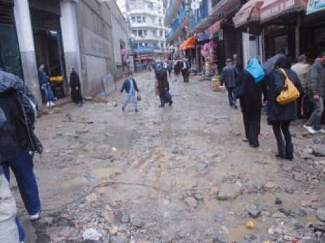 la Seaal et Sonelgaz lancent leurs travaux                                    Revêtement de la rue Ferhat Boussaâd (ex-Meissonier), Sidi M'hamed