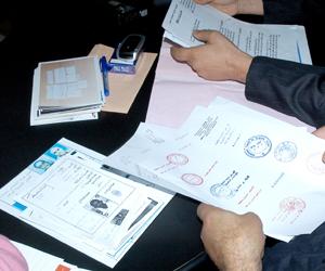 سقوط شبكة وطنية مختصة في تزوير جوازات السفر وشهادات العمل                                    ضبطت بحوزتهم أجهزة إعلام آلي وسكانير ووثائق مزوّرة بمعسكر