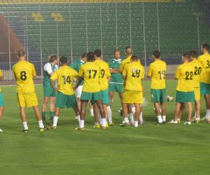 أنصار الكناري يدافعون عن حميتي ويطالبون بإشراكه                                    هزيمة سعيدة ليست نهاية العالم وغيغر مطالب بمراجعة خياراته