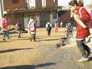 الوجبة الساخنة والنقل حلم تلاميذ عين تراب                                    سوق أهراس